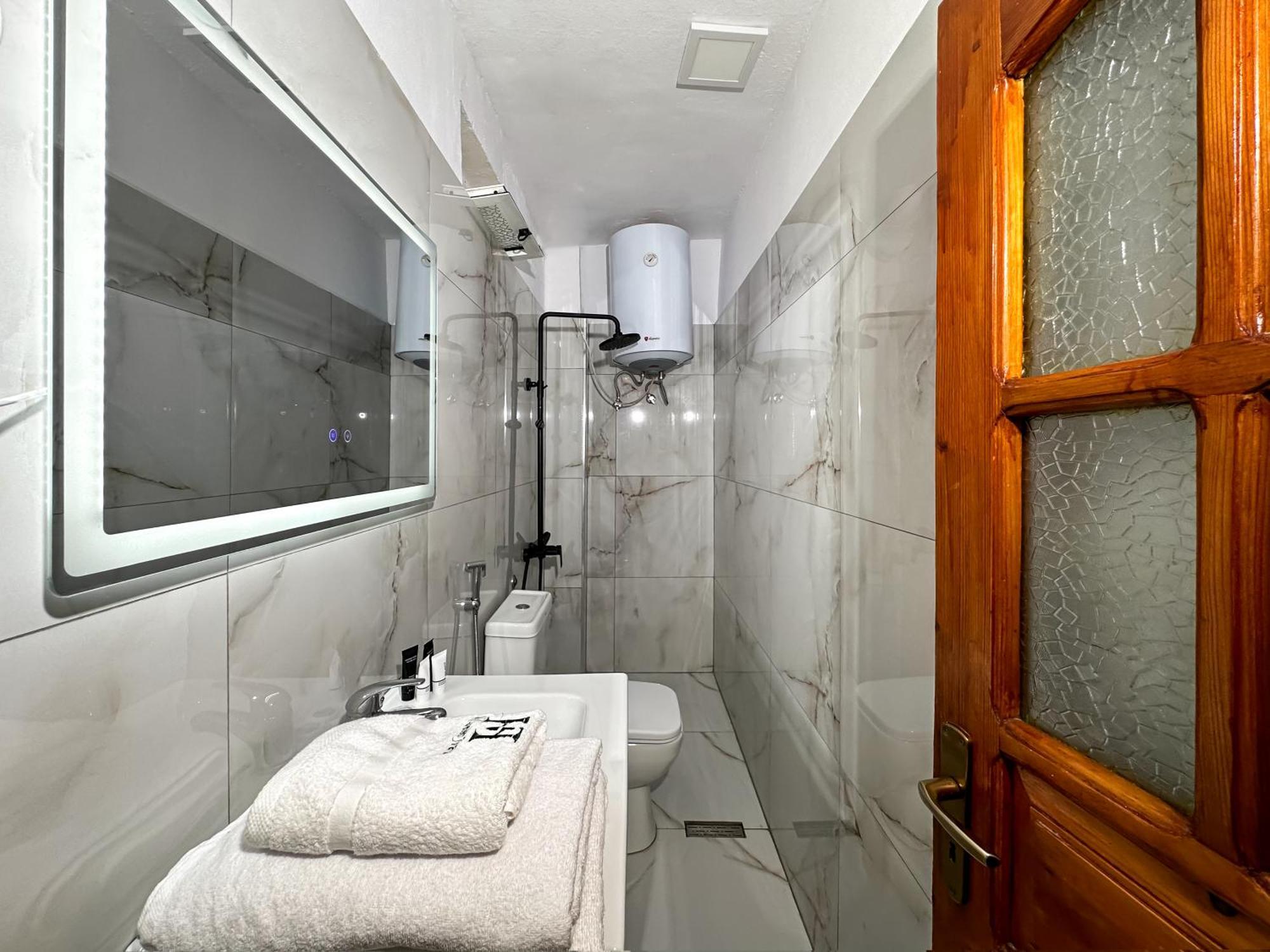 Home Select Tiranë Ngoại thất bức ảnh
